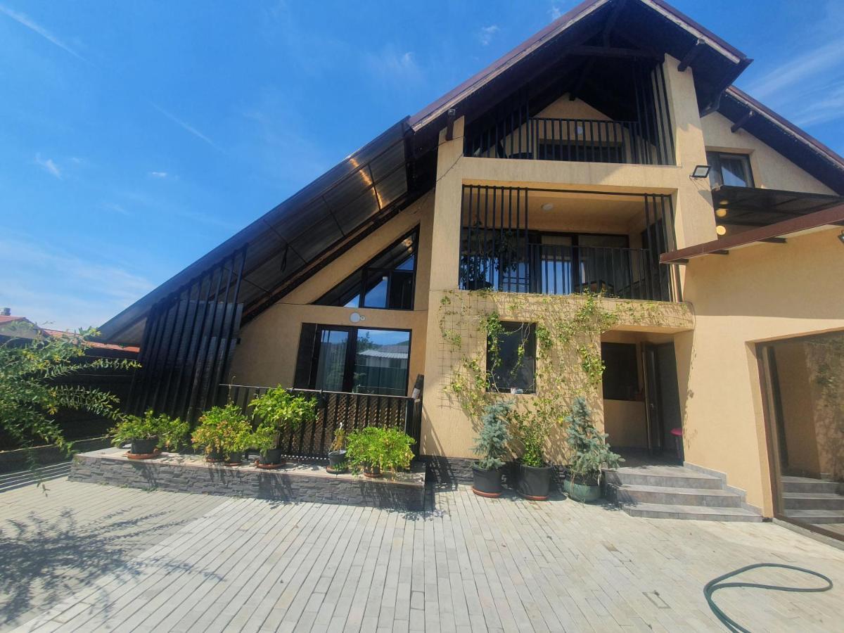 Pensiunea Relax Curtea de Argeş Esterno foto